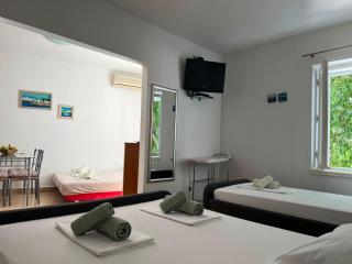 Lower Central Beach Apartment Baška Voda - 9