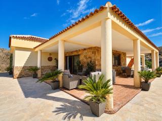 Bay View Villa, 360 Panoramic, Sea, Mountains & Town Views - By Aloha Palma - 6