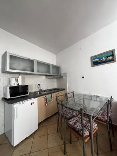 Lower Central Beach Apartment Baška Voda - 2