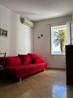 Lower Central Beach Apartment Baška Voda - 8