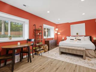 Family-Friendly Suite - Springfield METRO - 1