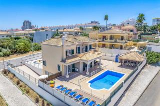 Villa Carvalho by Villa Plus - 9