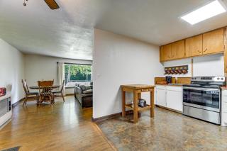 6 Mi to Crater Lake NP / Quiet & Secluded Home - 1