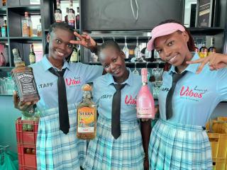 Legacy Vibes Guesthouse and Lounge - 8