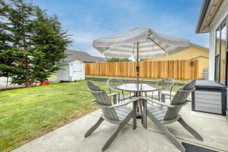 Modern cottage with covered deck grill & fireplace - walk to beach-bars-dining - 7