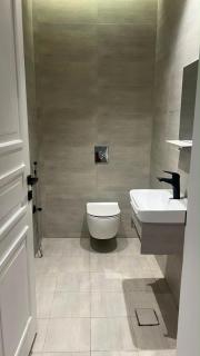 شقة فاخرة بموقع استراتيجي وتجربة استثنائية Luxury Executive Apartment in Qurtubah - 9