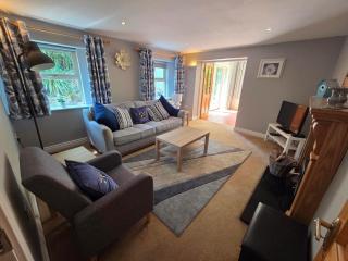 Charming Farm Cottage Near Lough Derg - 0