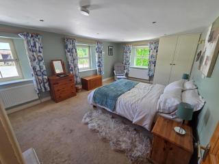 Charming Farm Cottage Near Lough Derg - 3
