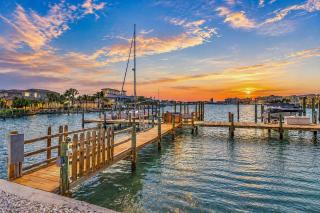 Dockside Dream - 9