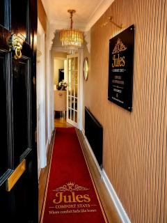 Gillingham station 3BR House Parking Games Room - 6