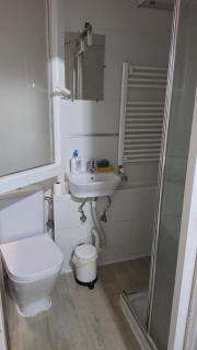 Zurriola Beach Guest House - 6