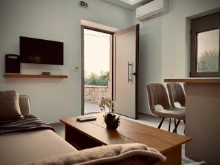 Roza Stone House - 3