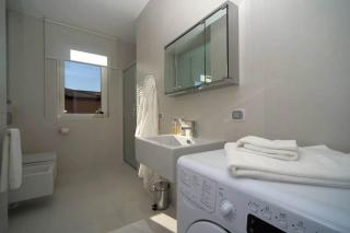 2 bedroom Lake Maggiore apartment with pool - 2