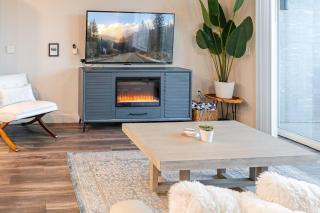 Grand convention centre 1BR- Fireplace,HotTub,Pool - 4