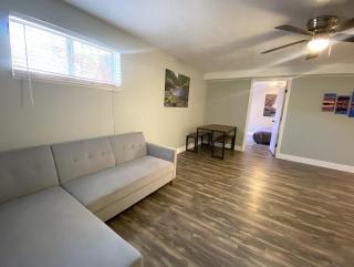 Family Home in Kanab w private Hot Tub Near Zion - 3
