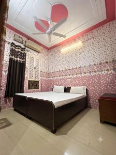 crown house - 4