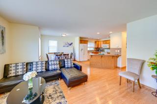 Great for Families! Spacious Retreat in Lynnwood - 5