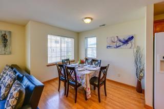 Great for Families! Spacious Retreat in Lynnwood - 1