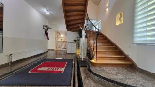 Bachelor's Fun Villa - 1