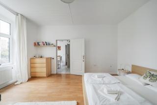 Central Courtyard Apartment - 8