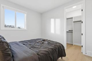 King Bed 10 Minutes To Downtown Luxury Townhouse - 3