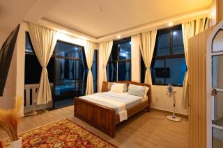 8-Suite Diani Villa with Private Kitchens, Pool, Gazebo, Pergola & 600m from the beach - 9