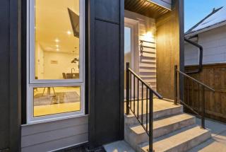 10 Minutes To Downtown 3 Bed 2.5 Bath Town House - 0