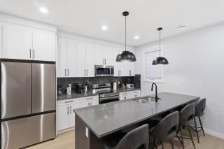King Bed 10 Minutes To Downtown Luxury Townhouse - 8