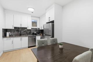 Central 1BR Apartment Near Downtown - 9