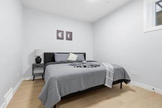 Central 1BR Apartment Near Downtown - 6