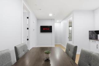 Central 1BR Apartment Near Downtown - 5