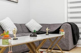 Modern 3BR City Getaway And Bright & Spacious - 4