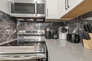 Quiet & Comfortable Stay Minutes from Downtown - 0