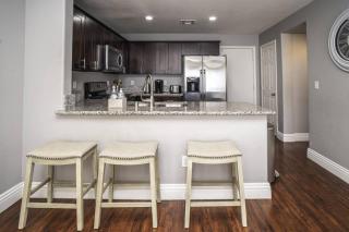 Comfortable 3BR Vegas Home with Pets and Free Parking - 8