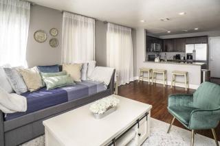 Comfortable 3BR Vegas Home with Pets and Free Parking - 4