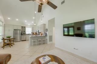 On 174 Acres! Modern Ranch House in Weimar - 4