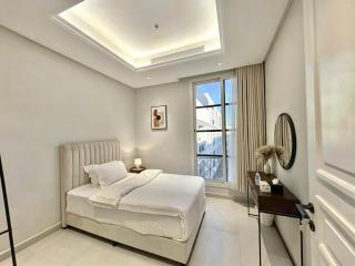 شقة فاخرة 3 غرف الماجدية ريزدنس حطين مسبح وجيم Luxury 3BR Al Majdiyah Residence Hiteen Pool Gym - 5