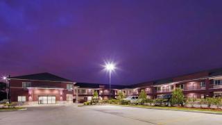 Platinum Stay Inn & Suites - 0