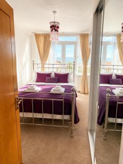 The Ocean Balcony Retreat - 2 Bedroom Apartment - Gym and Poole Table - FREE Allocated Parking - 5