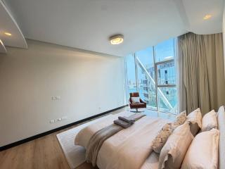 Stunning Four Seasons Views by Flouri FBB913O - 7