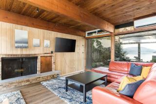 Enjoy Paradise on Lake Sammamish - 1