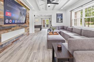 The Social House - 7BR Hot Tub & Pool Table - 6