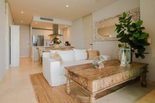 Modern apt with 2 BR BBQ and views - 9