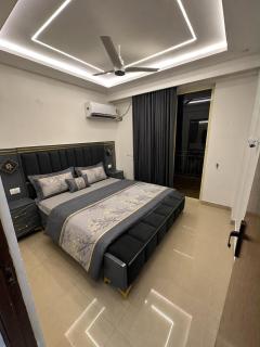Hnstays - 1