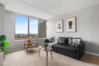 Prime Arlington Location with Pool and Gym - 9