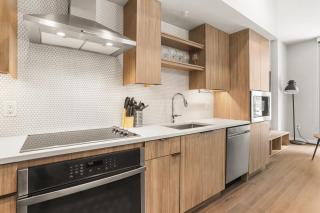 Stylish Apt Near DC & Metro - Pool & Gym - 7