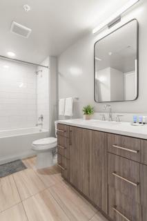 Stylish Apt Near DC & Metro - Pool & Gym - 5