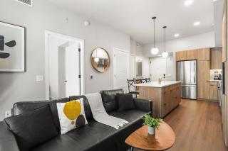 Stylish Apt Near DC & Metro - Pool & Gym - 9