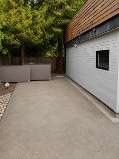 Bright Family Suite in North Vancouver with Private Entrance and Free Parking - 8