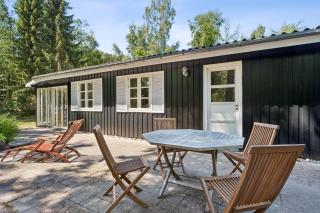 Charming Holiday Home By Nature Beach - 9